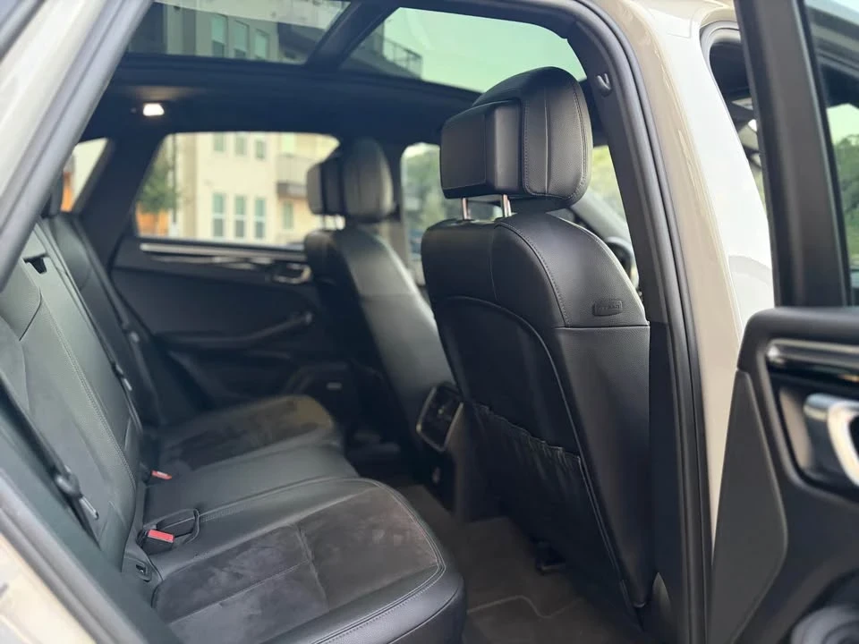 2019 Porsche Macan - Image 14 of 18