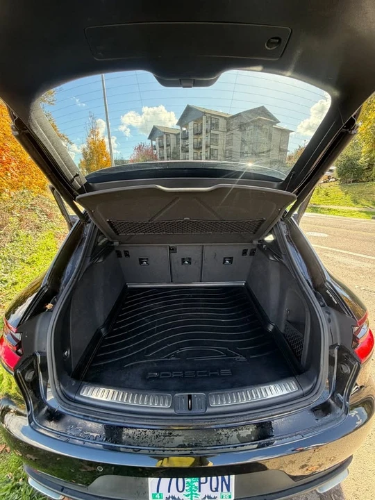 2019 Porsche Macan - Image 10 of 13