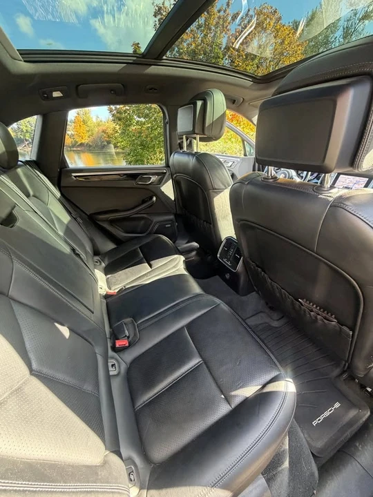 2019 Porsche Macan - Image 8 of 13