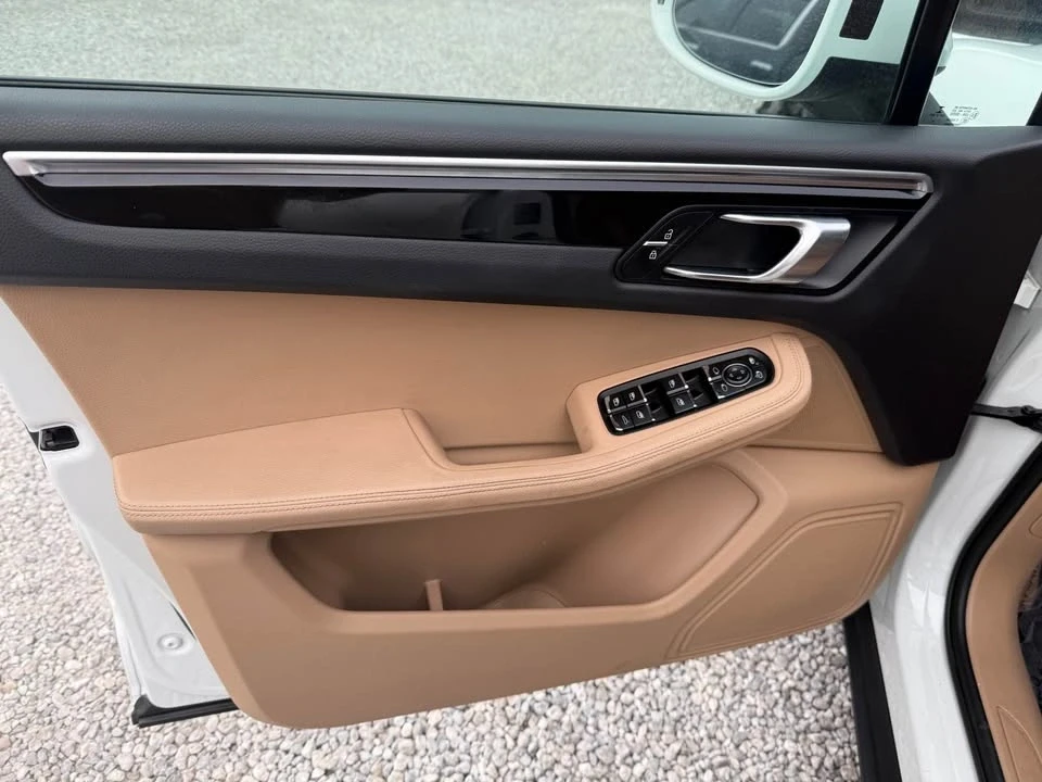 2019 Porsche Macan - Image 13 of 14