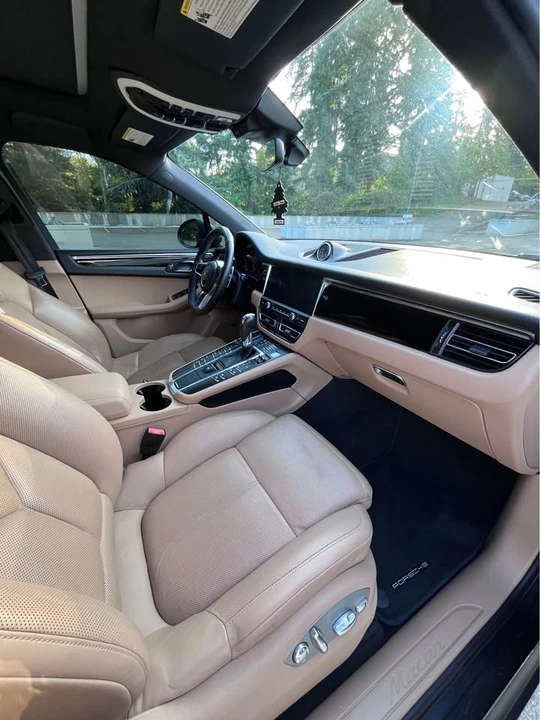 2019 Porsche Macan - Image 9 of 16