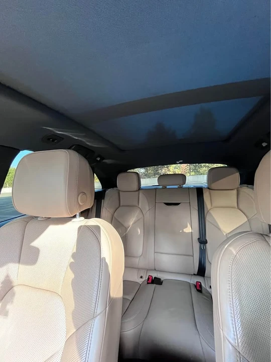 2019 Porsche Macan - Image 15 of 16