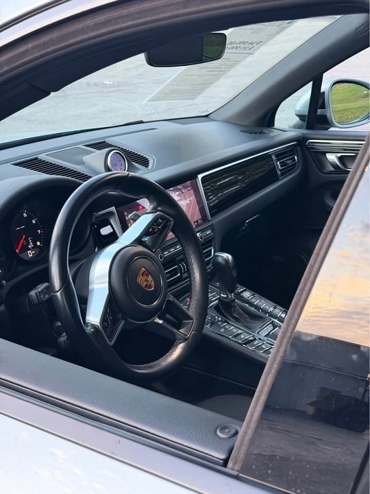2019 Porsche Macan - Image 5 of 7