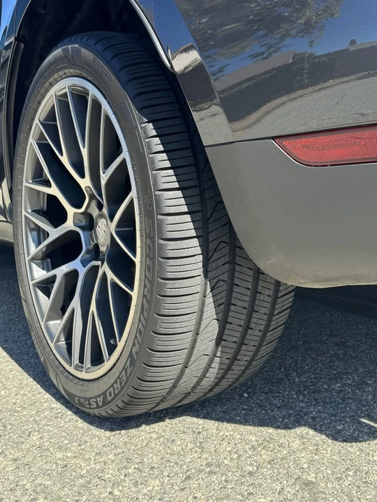2019 Porsche Macan - Image 8 of 9