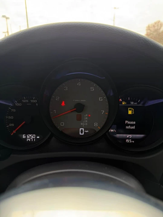 2019 Porsche Macan - Image 16 of 17