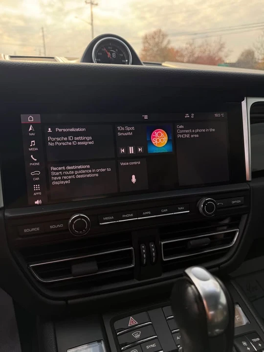 2019 Porsche Macan - Image 12 of 17