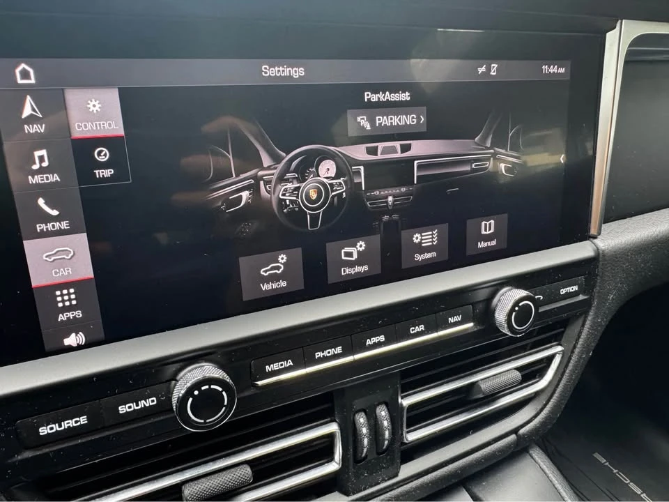2019 Porsche Macan - Image 11 of 13