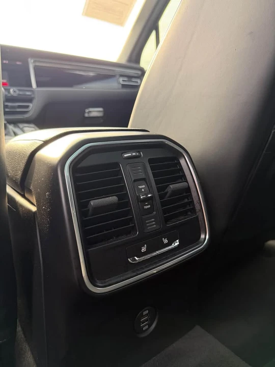 2019 Porsche Macan - Image 10 of 17