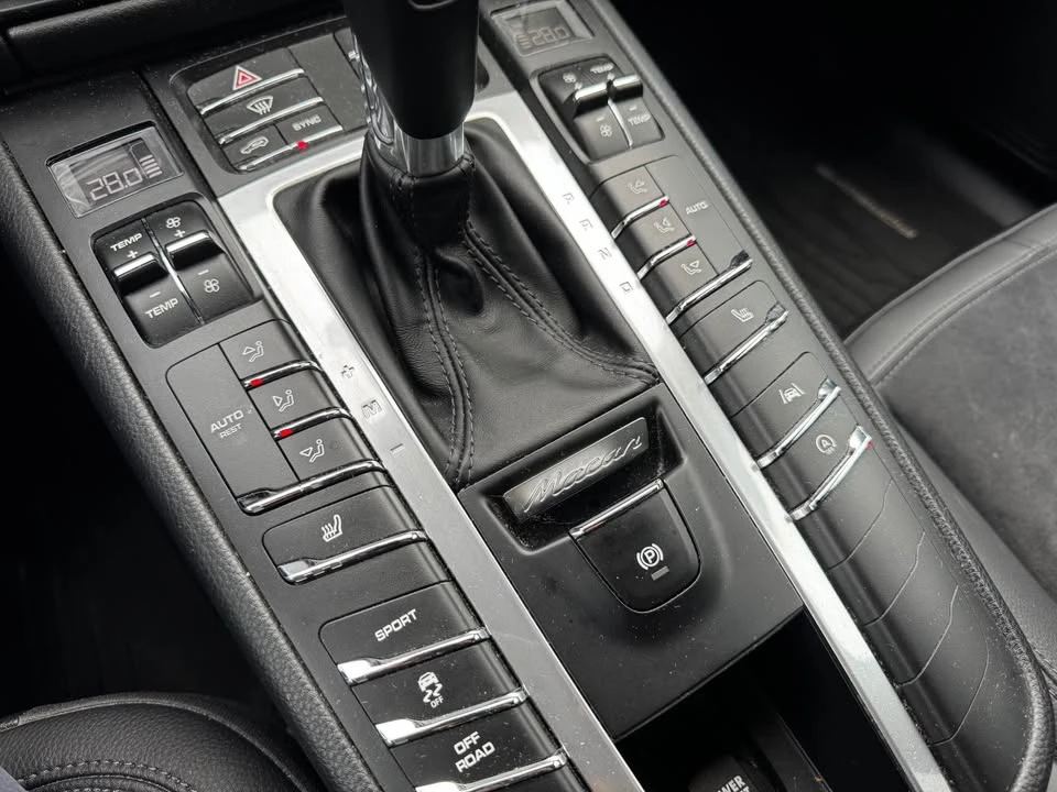 2019 Porsche Macan - Image 10 of 13