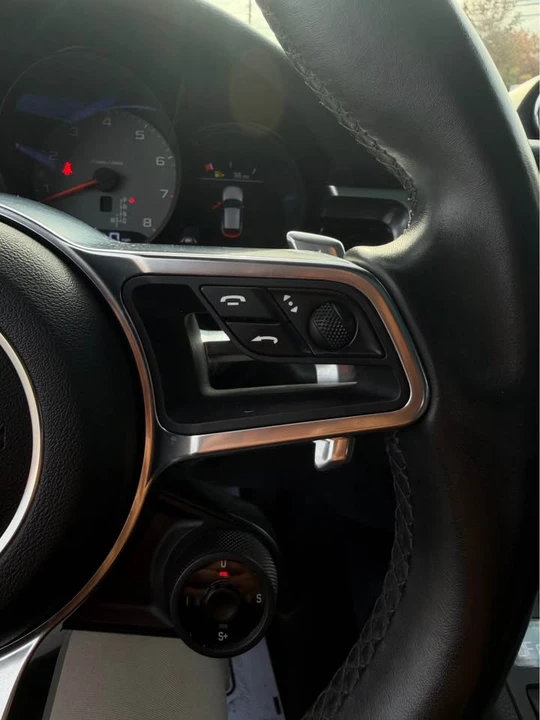 2019 Porsche Macan - Image 13 of 17