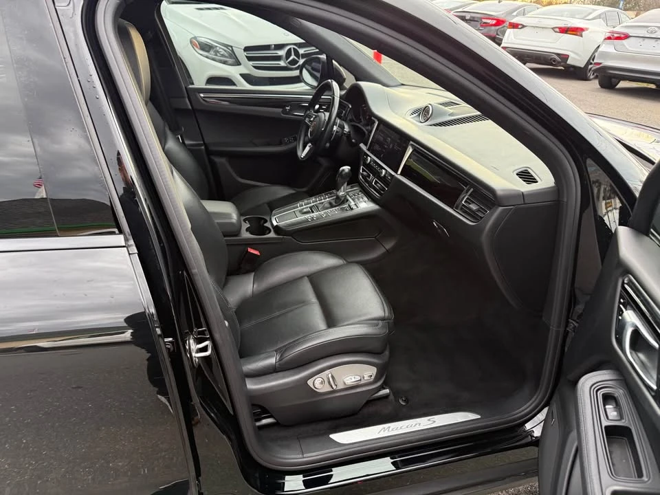 2019 Porsche Macan - Image 12 of 14