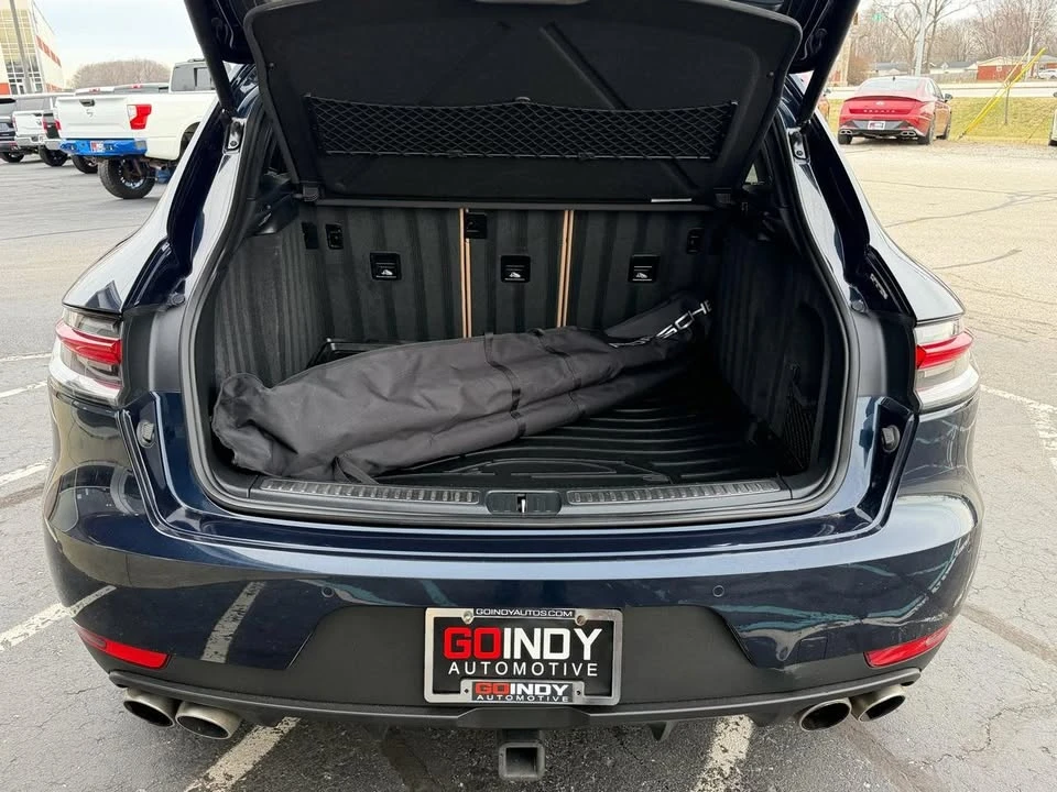 2019 Porsche Macan - Image 17 of 20
