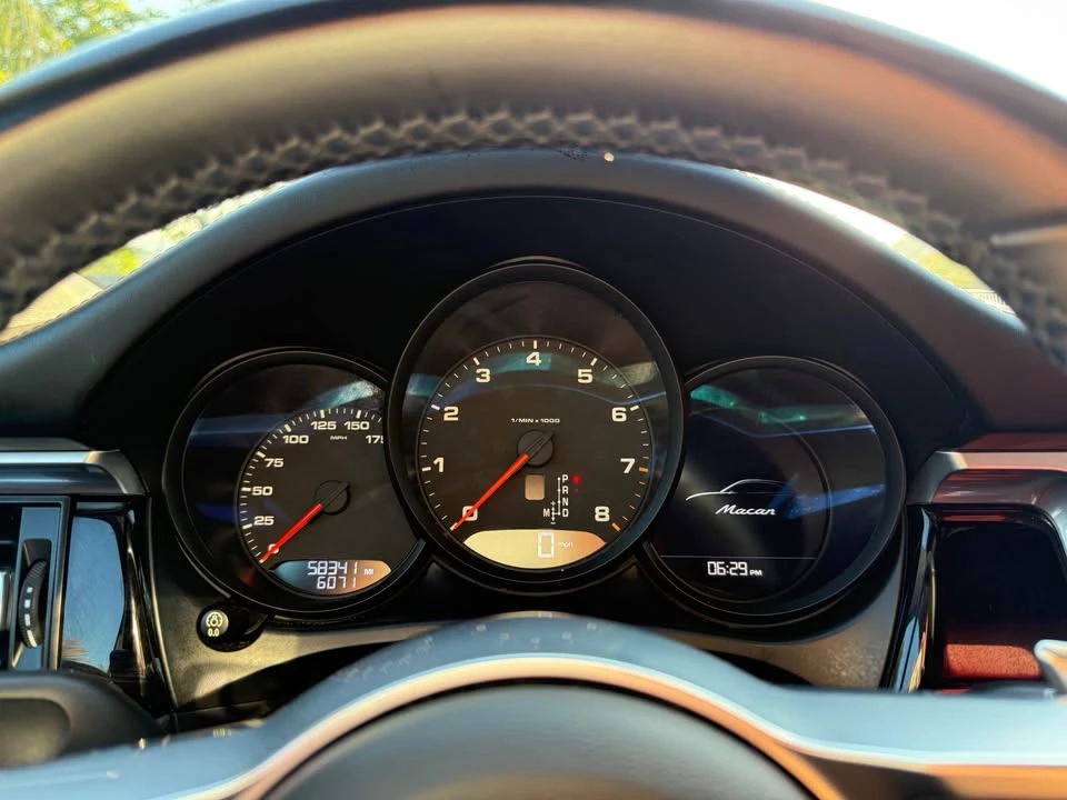 2019 Porsche Macan - Image 11 of 13