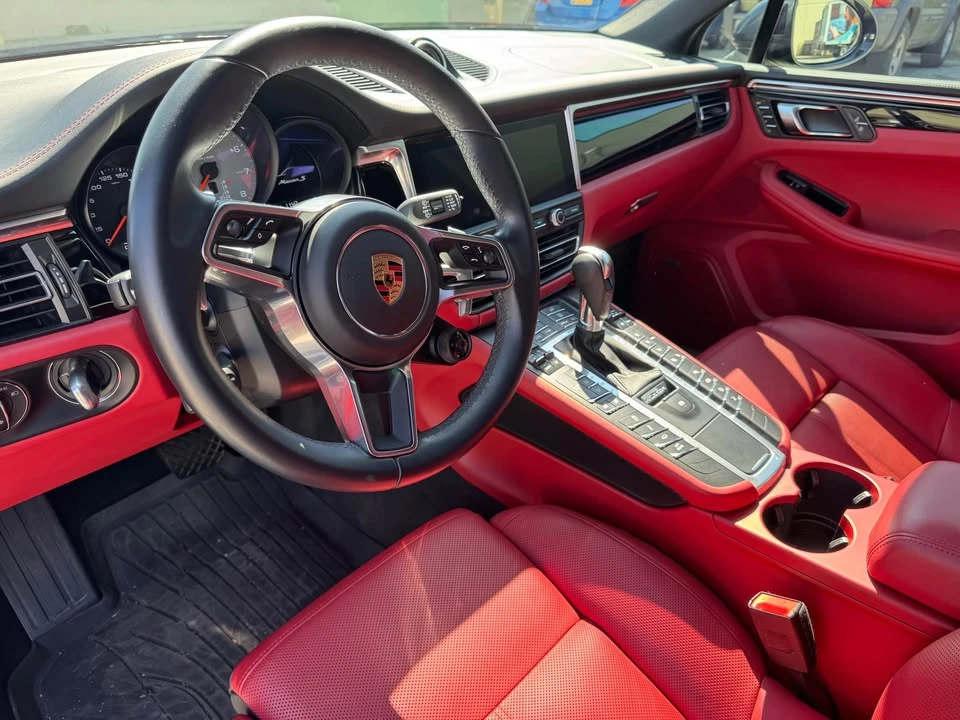 2019 Porsche Macan - Image 12 of 19