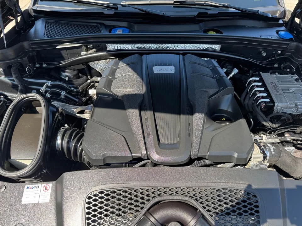2019 Porsche Macan - Image 15 of 19