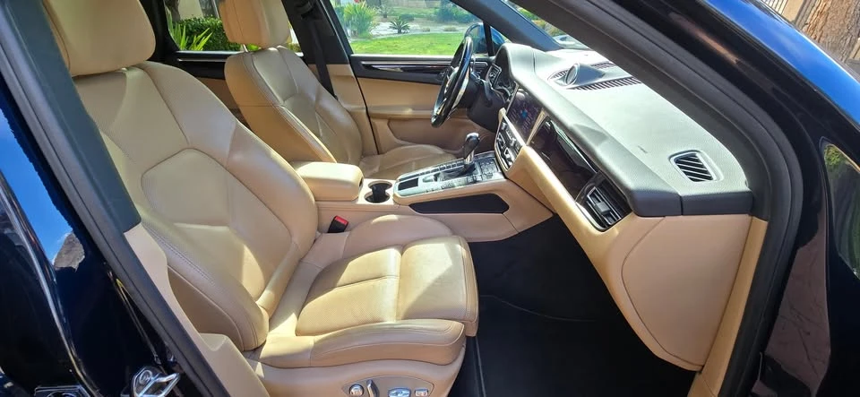 2019 Porsche Macan - Image 13 of 17
