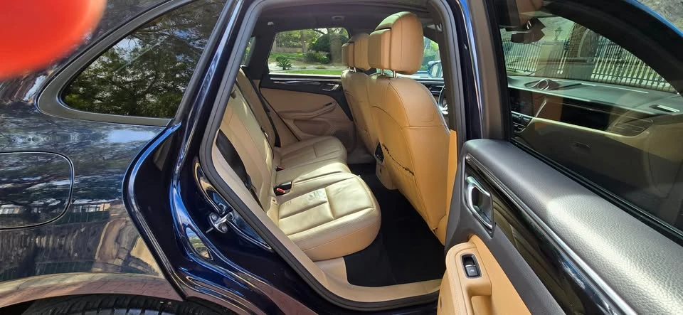 2019 Porsche Macan - Image 15 of 17