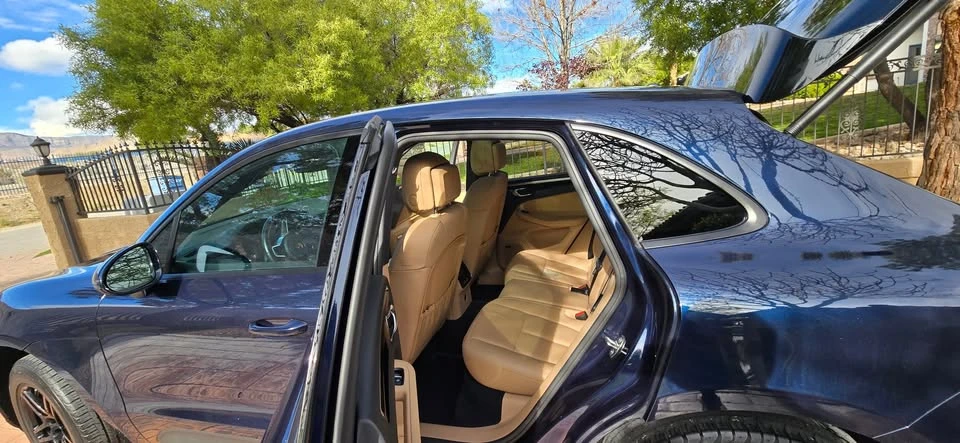 2019 Porsche Macan - Image 16 of 17