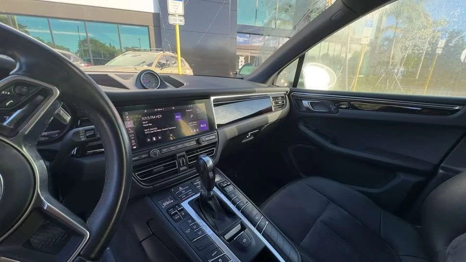 2019 Porsche Macan - Image 10 of 13