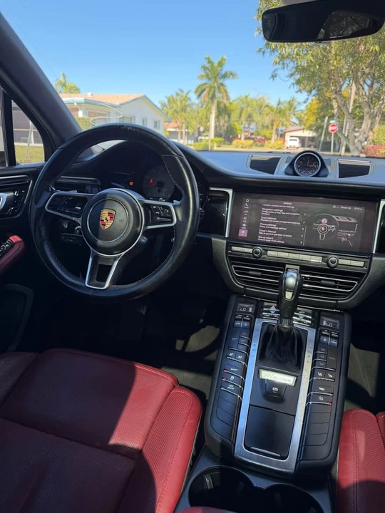 2019 Porsche Macan - Image 8 of 10