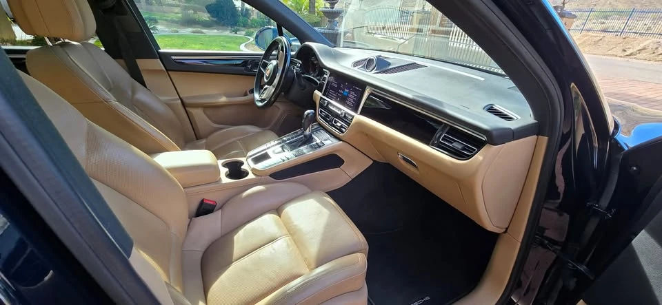 2019 Porsche Macan - Image 14 of 17