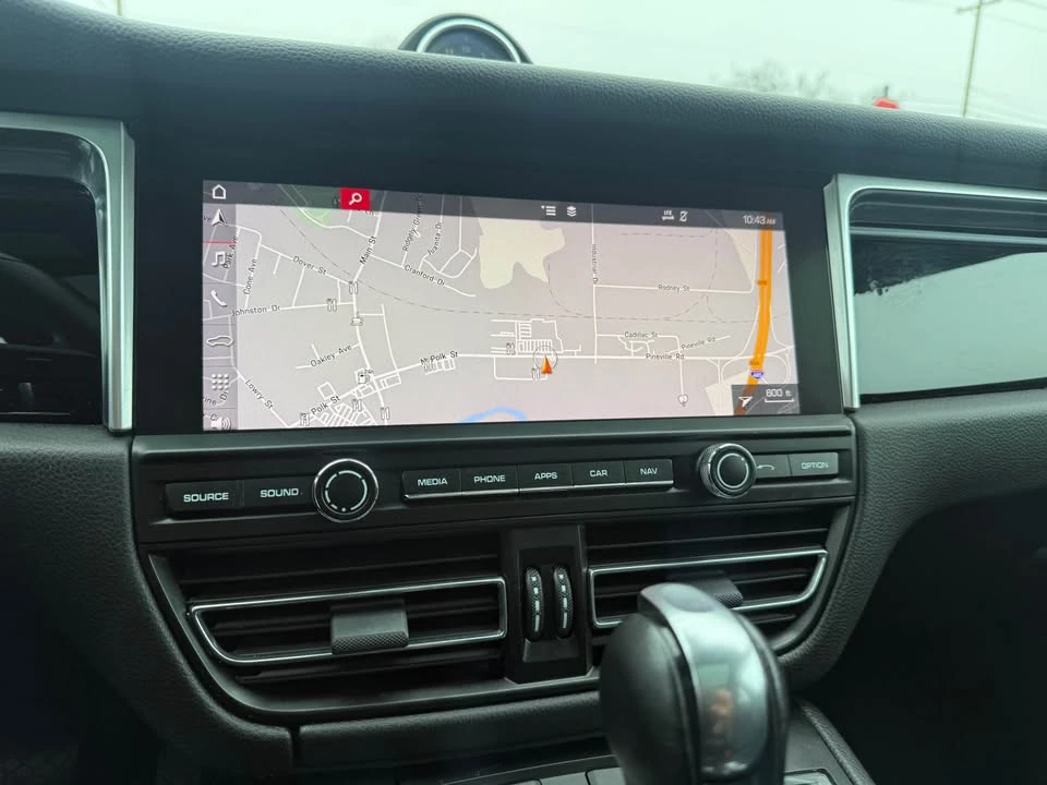 2019 Porsche Macan - Image 10 of 12