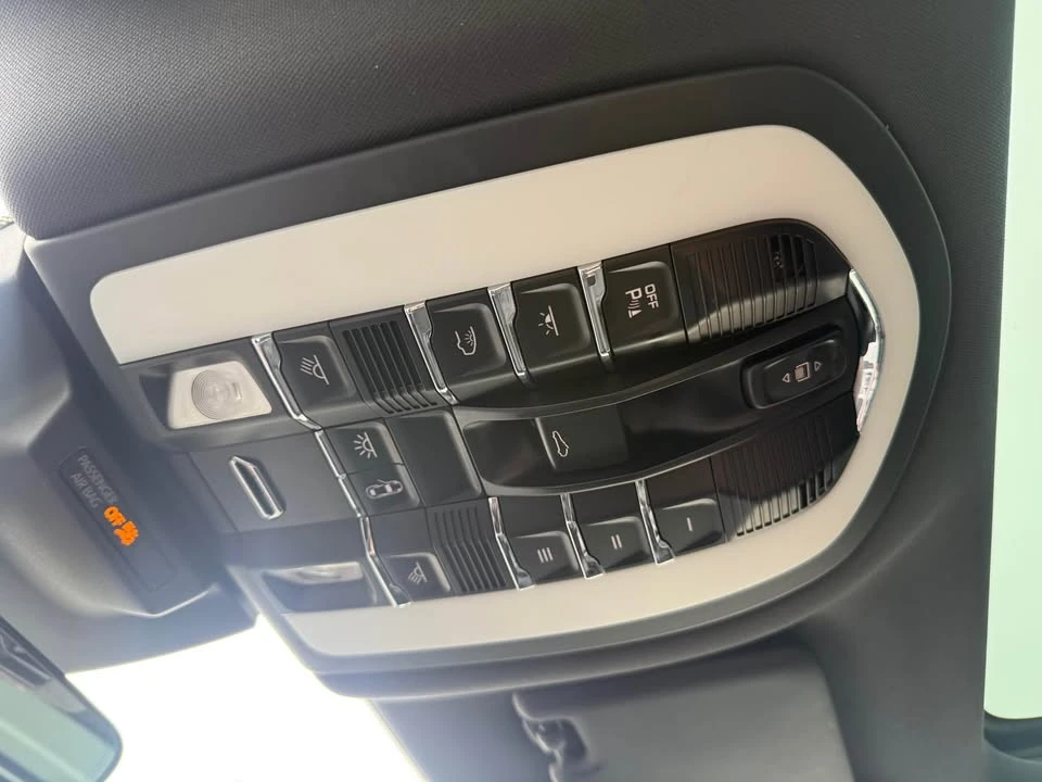 2019 Porsche Macan - Image 12 of 12
