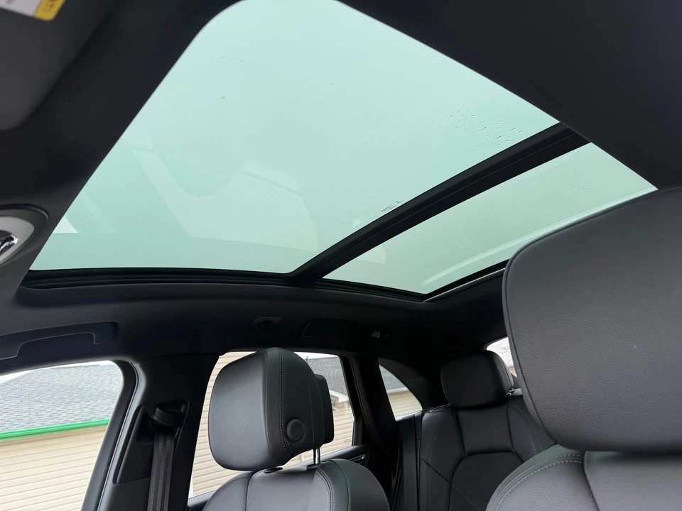 2019 Porsche Macan - Image 11 of 12