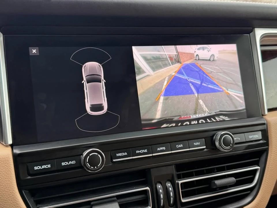 2019 Porsche Macan - Image 13 of 20