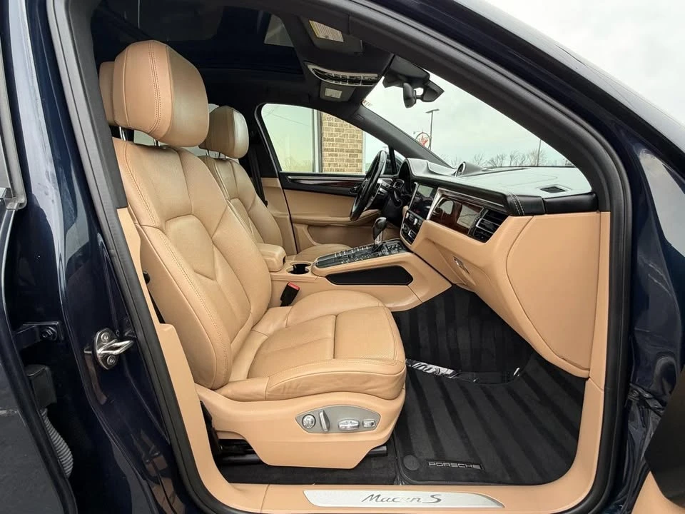2019 Porsche Macan - Image 18 of 20