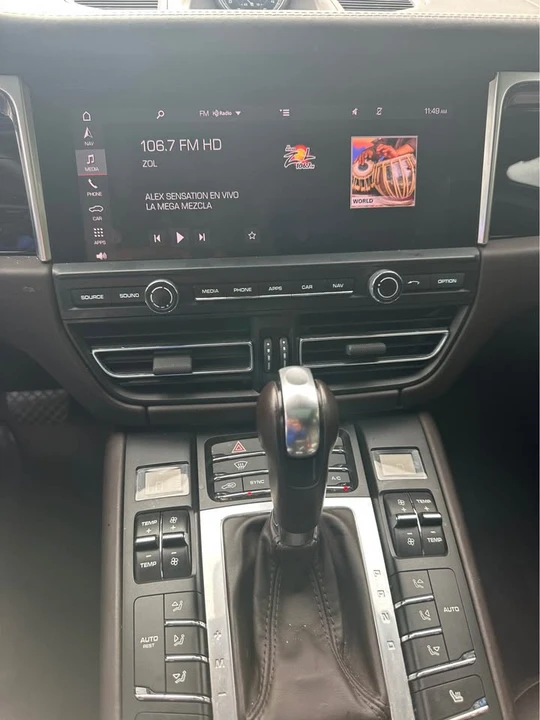2019 Porsche Macan - Image 14 of 15