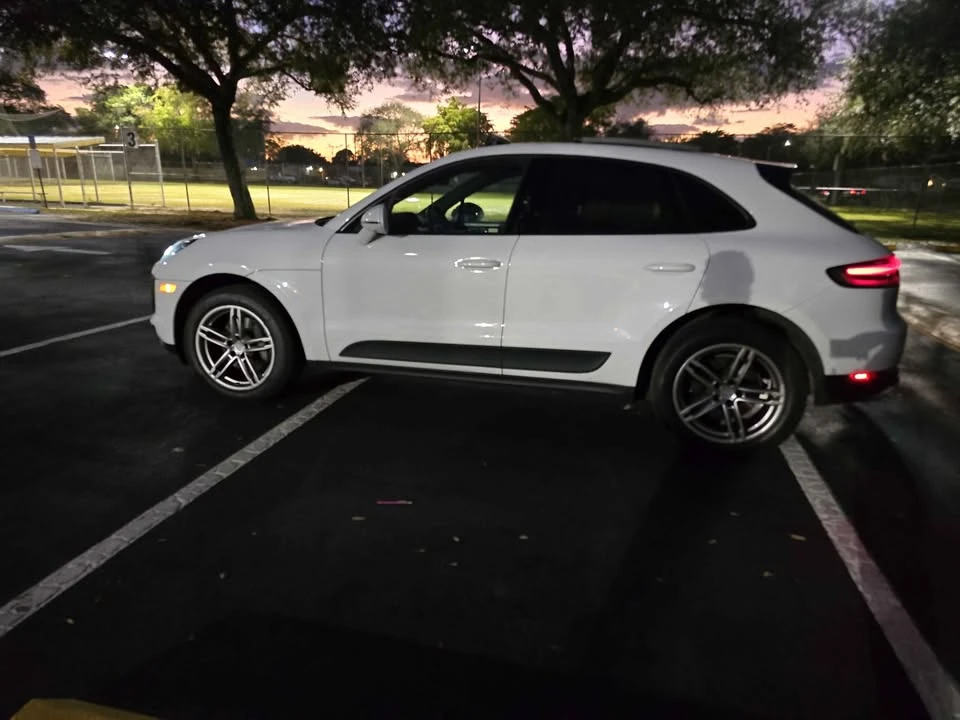2019 Porsche Macan - Image 9 of 13