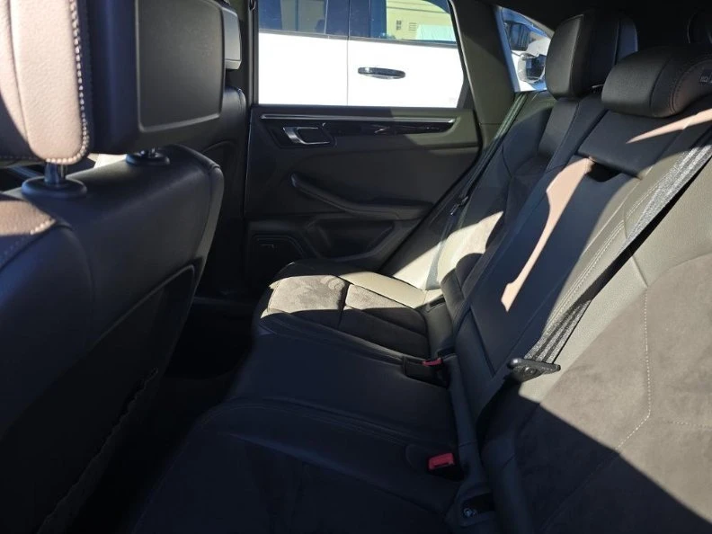 2019 Porsche Macan - Image 6 of 7