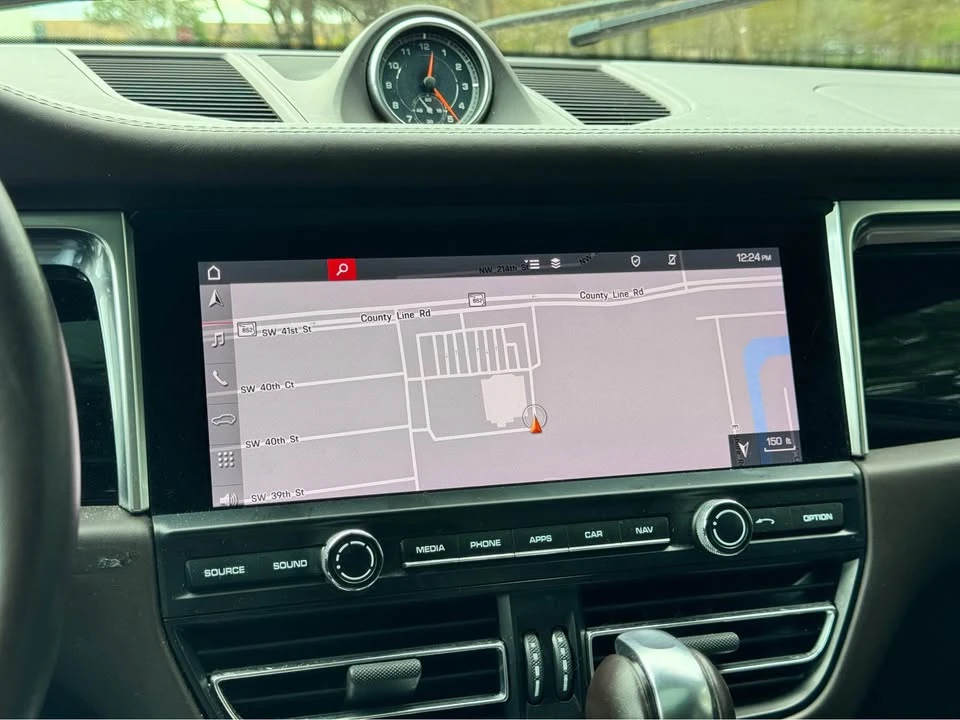 2019 Porsche Macan - Image 13 of 14