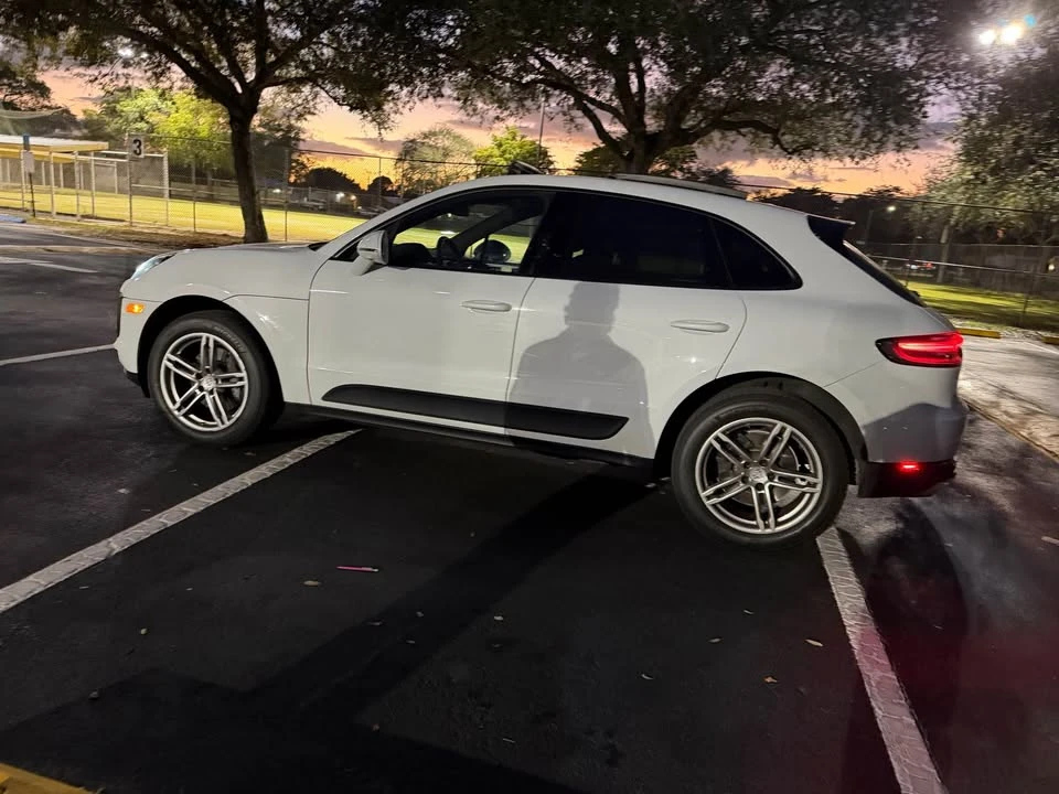 2019 Porsche Macan - Image 8 of 13