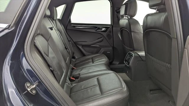2019 Porsche Macan - Image 18 of 20
