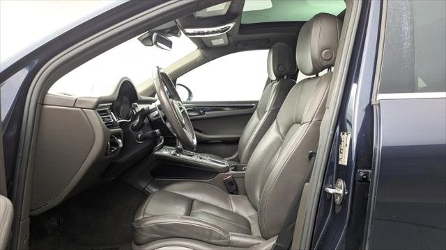 2019 Porsche Macan - Image 13 of 20
