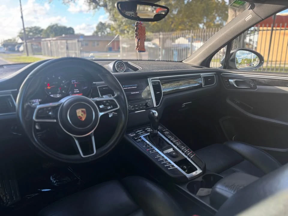 2019 Porsche Macan - Image 9 of 10