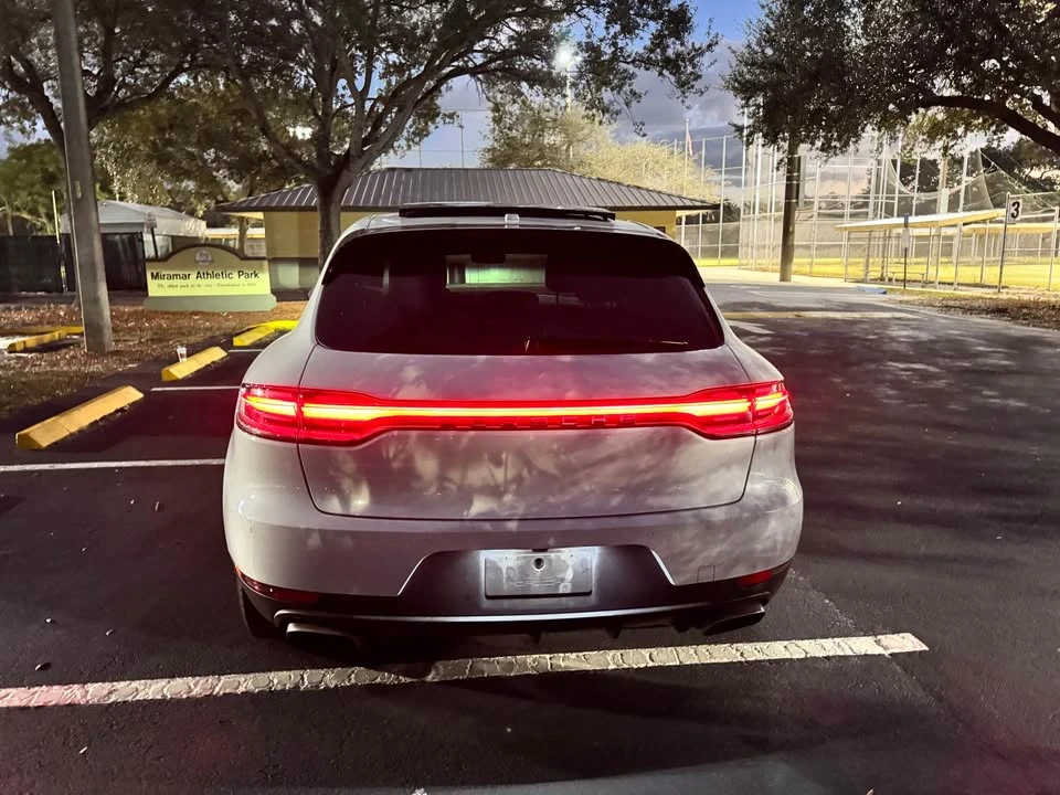 2019 Porsche Macan - Image 6 of 16