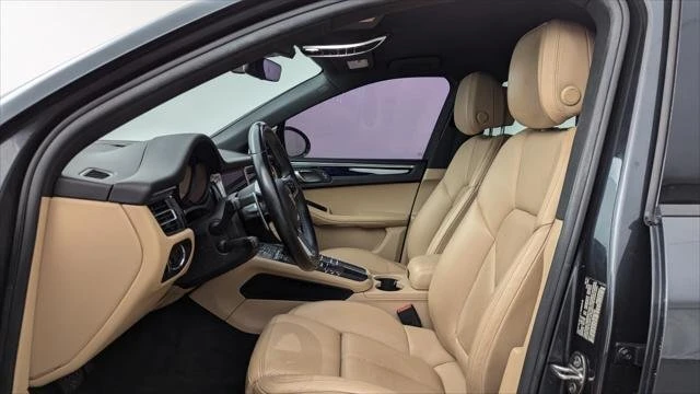 2019 Porsche Macan - Image 12 of 19