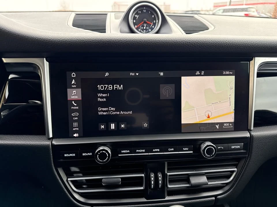 2019 Porsche Macan - Image 16 of 20