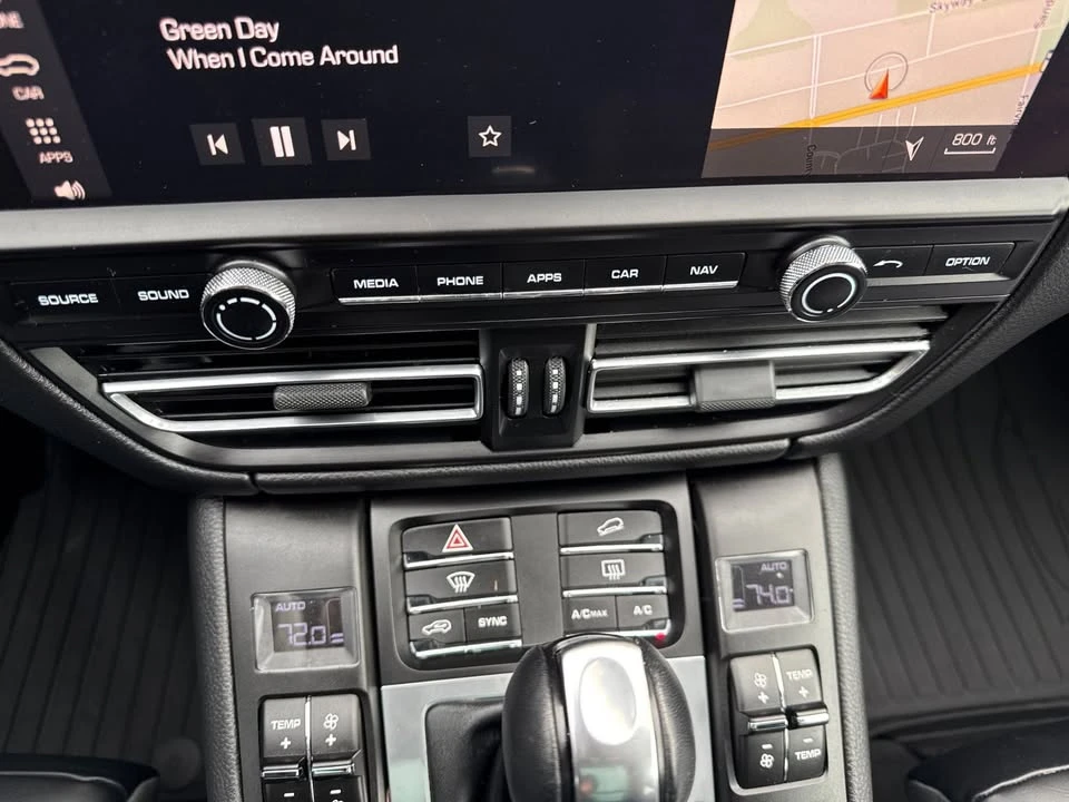 2019 Porsche Macan - Image 18 of 20