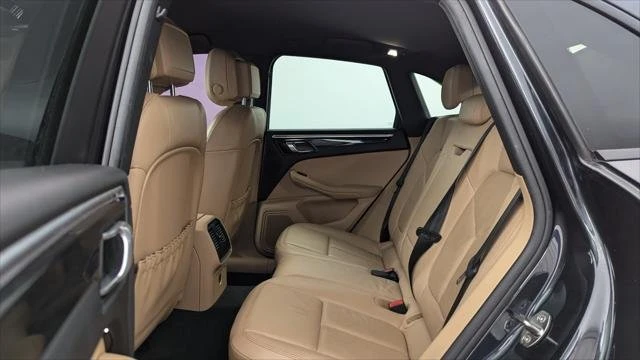 2019 Porsche Macan - Image 15 of 19