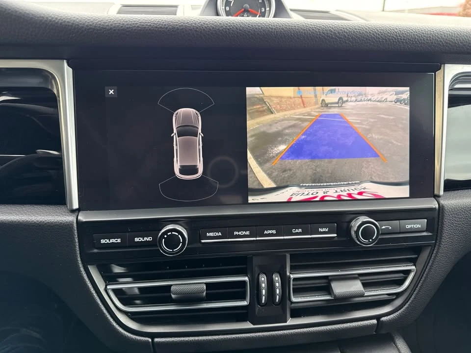 2019 Porsche Macan - Image 17 of 20