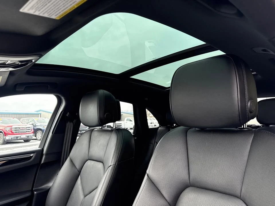 2019 Porsche Macan - Image 19 of 20