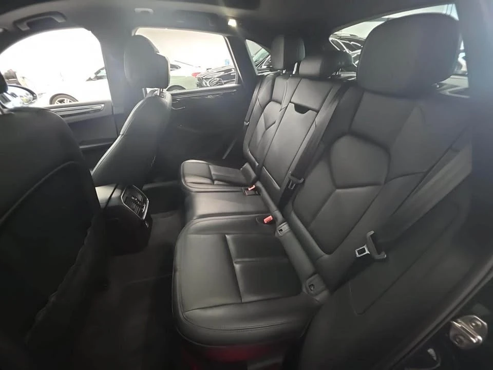 2019 Porsche Macan - Image 8 of 9