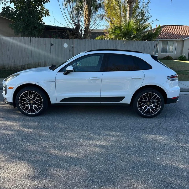 2019 Porsche Macan - Image 15 of 18