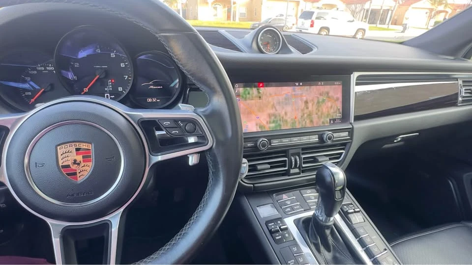 2019 Porsche Macan - Image 7 of 18
