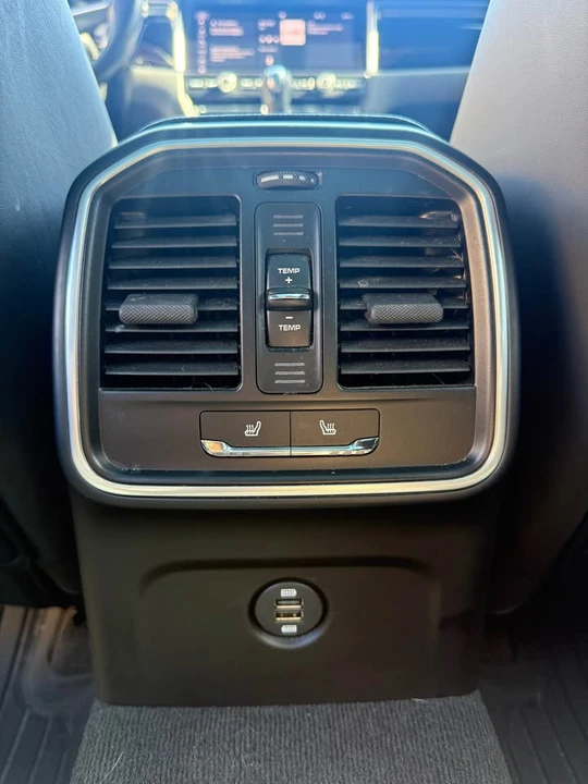 2019 Porsche Macan - Image 12 of 19