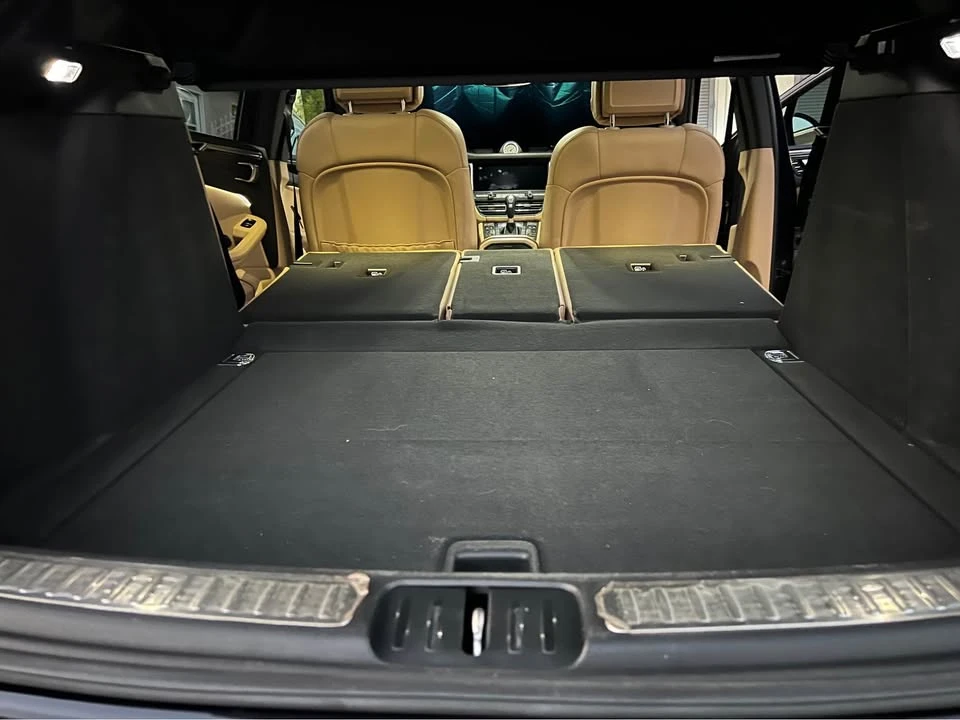 2019 Porsche Macan - Image 18 of 20